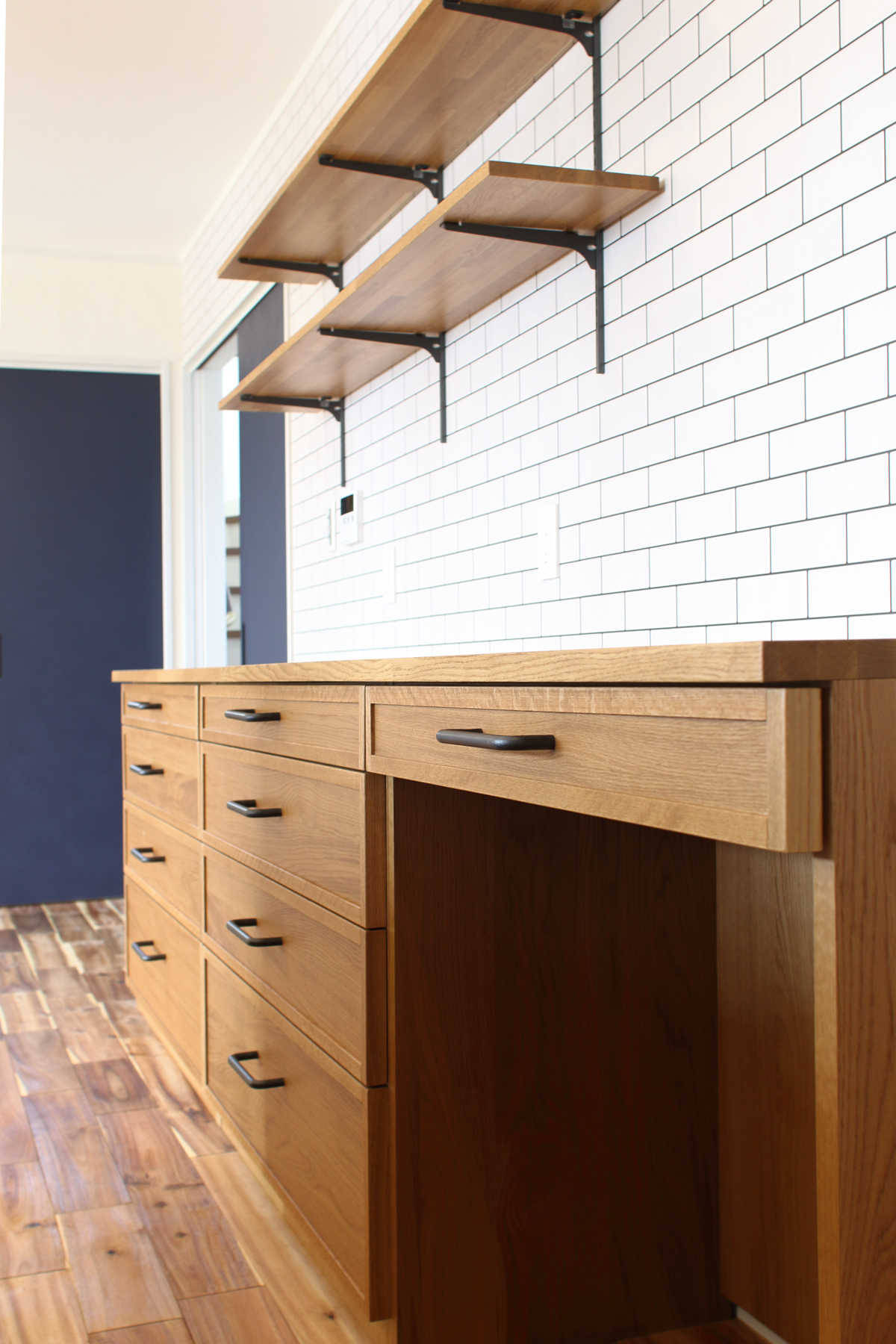 ナラ材オリジナルキッチン収納オーダー